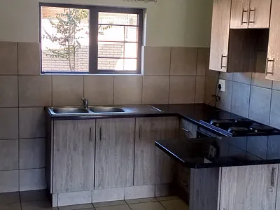 2 Bedroom Apartment To Rent in Pretoria - akL3.webp