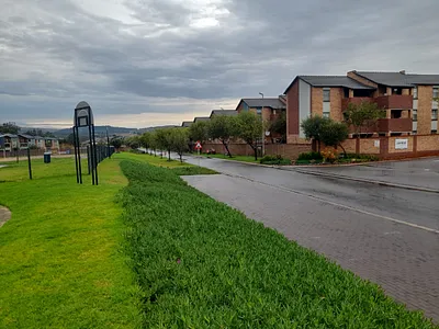2 Bedroom Apartment For Sale in Johannesburg - PNRl.webp