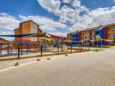 2 Bedroom Apartment To Rent in Johannesburg - alYC.webp