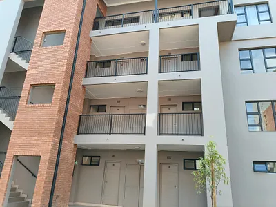 2 Bedroom Apartment To Rent in Midrand - Lb7L.webp