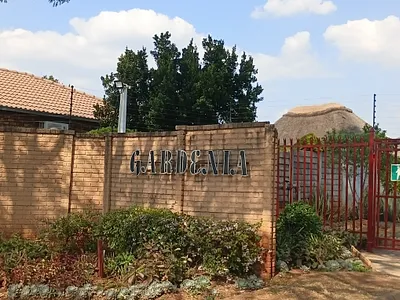 3 Bedroom House For Sale in Akasia - B6TO.webp