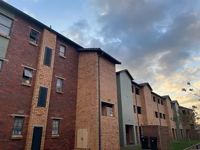2 Bedroom Apartment To Rent in Johannesburg - tnmw.webp