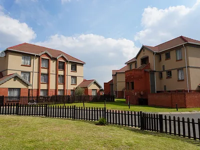 2 Bedroom Apartment To Rent in Kempton Park - V9v2.webp