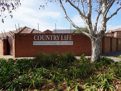 2 Bedroom Apartment To Rent in Benoni - ebsW.webp