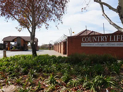 2 Bedroom Apartment To Rent in Benoni - 35uW.webp