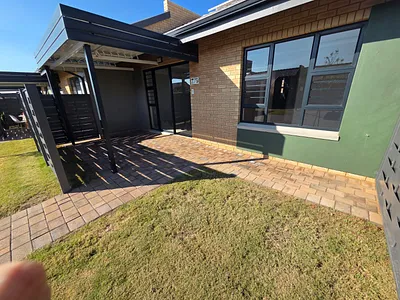 2 Bedroom Townhouse To Rent in Pretoria - O304.webp