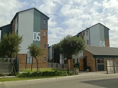 2 Bedroom Apartment To Rent in Pretoria - vneB.webp