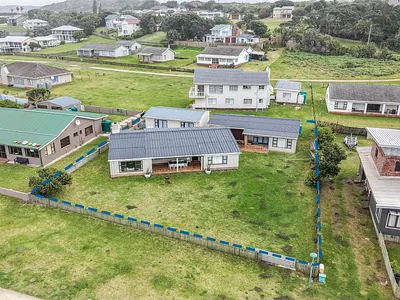 3 Bedroom House For Sale in Haga Haga - img