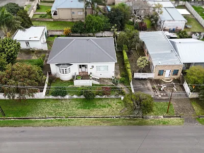 3 Bedroom House For Sale in East London - TpmZ.webp