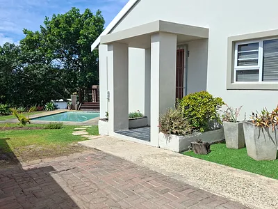 3 Bedroom House For Sale in East London - img