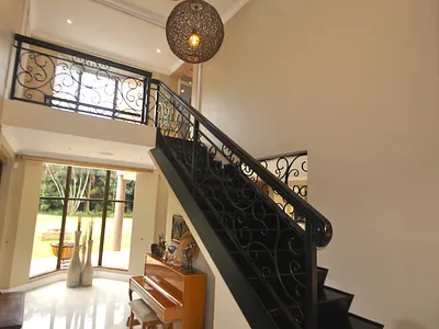 4 Bedroom House For Sale in East London - img