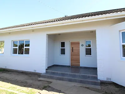 3 Bedroom House For Sale in East London - img