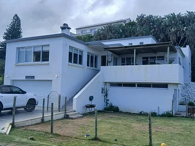 5 Bedroom House For Sale in Morgans Bay - mo0B.webp