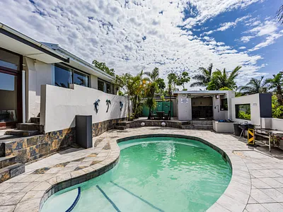 12 Bedroom House For Sale in East London - FrcN.webp