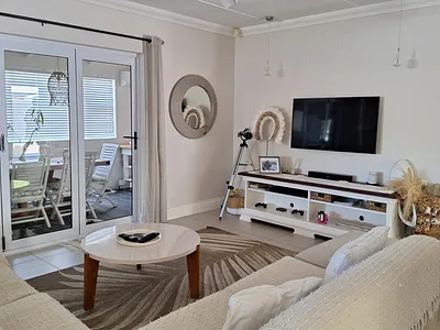 4 Bedroom House For Sale in East London - q7X9.webp