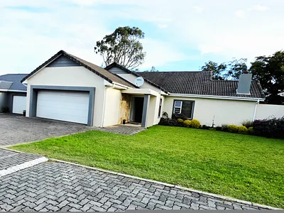 3 Bedroom House For Sale in East London - dieO.webp