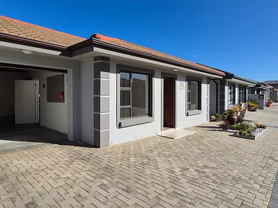 2 Bedroom House To Rent in Mossel Bay - hKtr.webp