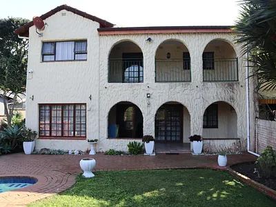 3 Bedroom Townhouse For Sale in Pinetown - m8oU.webp