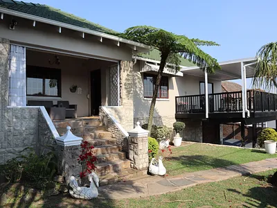 3 Bedroom House For Sale in Pinetown - nBrz.webp