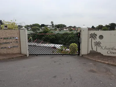 3 Bedroom Townhouse For Sale in Queensburgh - img