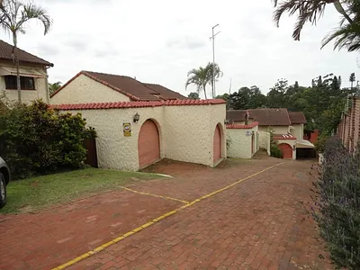 2 Bedroom Townhouse For Sale in Pinetown - img