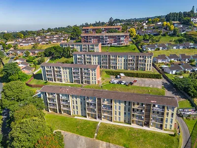 2 Bedroom Apartment To Rent in Pinetown - 7gej.webp