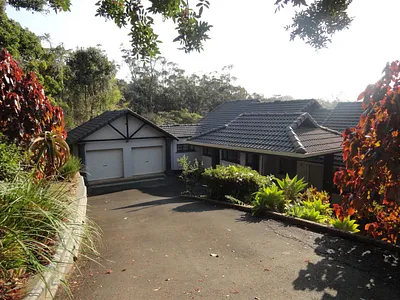 5 Bedroom House To Rent in Kloof - CXs7.webp