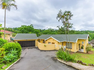 4 Bedroom House For Sale in Pinetown - mgLt.webp