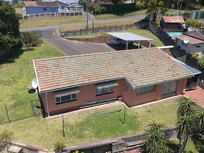 3 Bedroom House For Sale in Pinetown - XIbD.webp