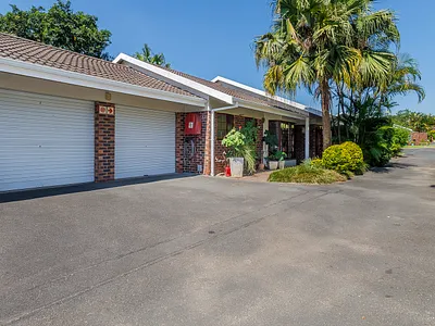 3 Bedroom Townhouse For Sale in Pinetown - vGeu.webp