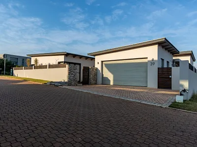 4 Bedroom House For Sale in Umhlanga - img