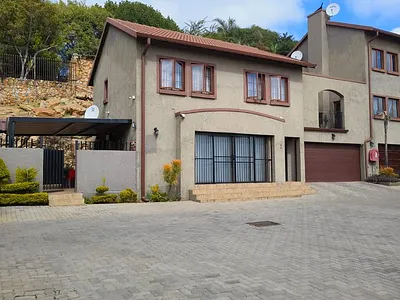 3 Bedroom Townhouse For Sale in Pretoria - Y9fq.webp