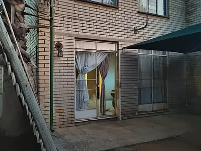 3 Bedroom Townhouse For Sale in Pretoria - t5bG.webp