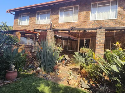 3 Bedroom Townhouse For Sale in Pretoria - bGb8.webp