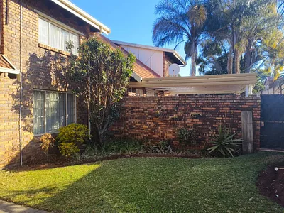 3 Bedroom Townhouse For Sale in Pretoria - img