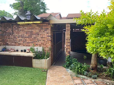 2 Bedroom Townhouse For Sale in Pretoria - img