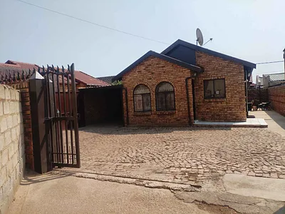 2 Bedroom House To Rent in Pretoria - m6NP.webp