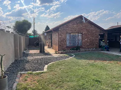 3 Bedroom House For Sale in Pretoria - SHnU.webp