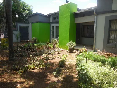 4 Bedroom House To Rent in Pretoria - img