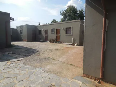 1 Bedroom Apartment To Rent in Pretoria - Yu5K.webp