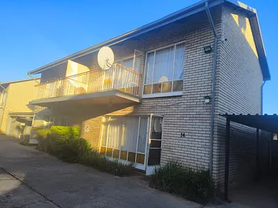 3 Bedroom Townhouse For Sale in Pretoria - 52BR.webp