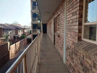 2 Bedroom Apartment For Sale in Pretoria - r3ii.webp