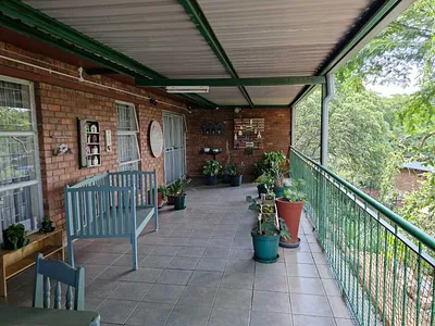 2 Bedroom Townhouse For Sale in Pretoria - NjL9.webp