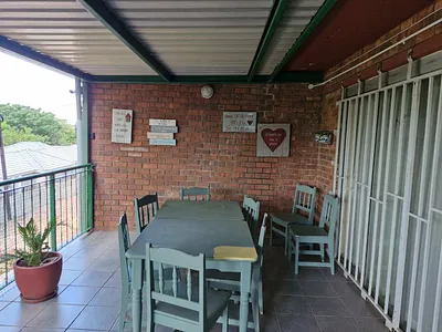 2 Bedroom Townhouse For Sale in Pretoria - intK.webp