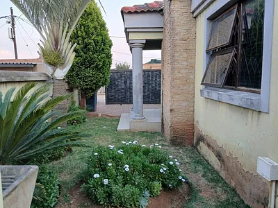2 Bedroom House To Rent in Pretoria - img
