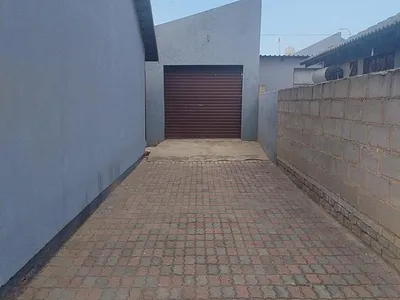 2 Bedroom House To Rent in Pretoria - OsU8.webp