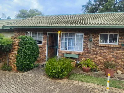 2 Bedroom Townhouse For Sale in Pretoria - img
