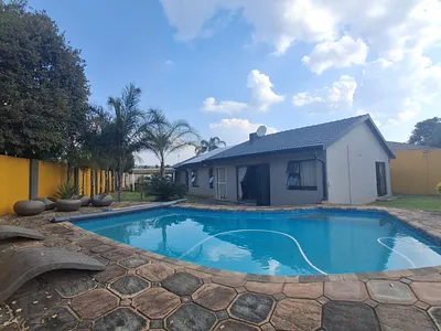 3 Bedroom House For Sale in Silverton, Pretoria - AOjV.webp