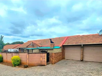 3 Bedroom Townhouse For Sale in Pretoria - R2to.webp