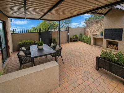 3 Bedroom Townhouse For Sale in Pretoria - QHFr.webp